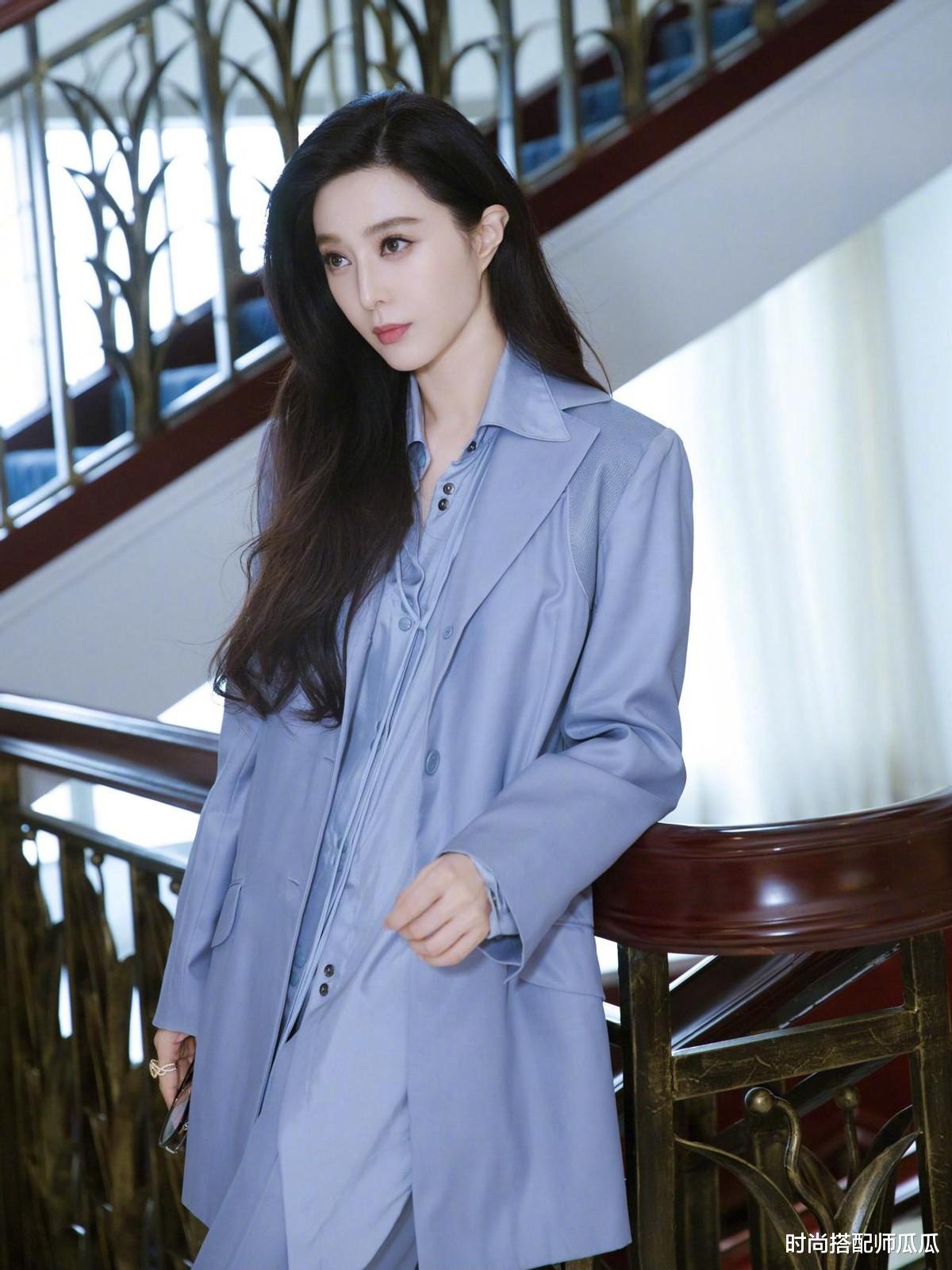 时尚搭配师瓜瓜|?范冰冰20岁旧照曝光，青涩又灵动太惊艳了，不愧“颜值天花板”！