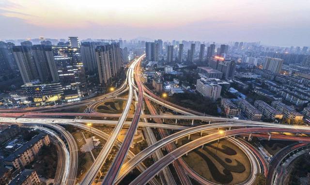 秋天的大冬天 我国又火了,2000名工人奔赴江苏,西方:这就是中国速度