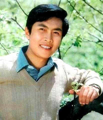 唐国强|唐国强的女儿唐亮：生母悲情早逝，她在泪水中理解父亲和继母