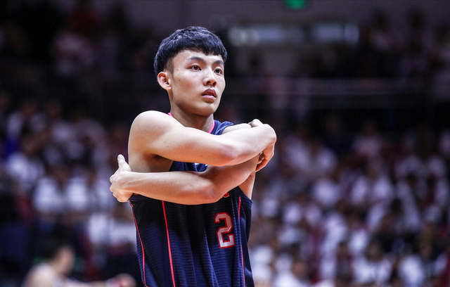 徐杰|曾經(jīng)最受質(zhì)疑，如今是球隊(duì)的絕對(duì)主力，徐杰扛起艱難時(shí)期的廣東隊(duì)