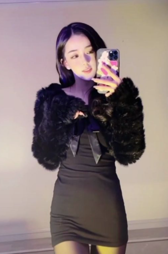 美颜|“网红第一美”迅猛龙:凭借颜值迅速走红,直播美颜消失吓退粉丝