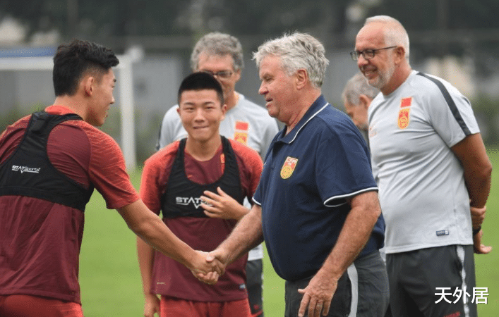 希丁克|5-0！2-1！中國足球臉疼么？咱們花錢送走的名帥，率隊再創(chuàng)歷史