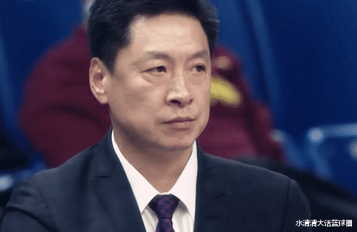 教练|李春江对阵新疆4次“临场调整”，3人相继挨训，效果却奇佳！