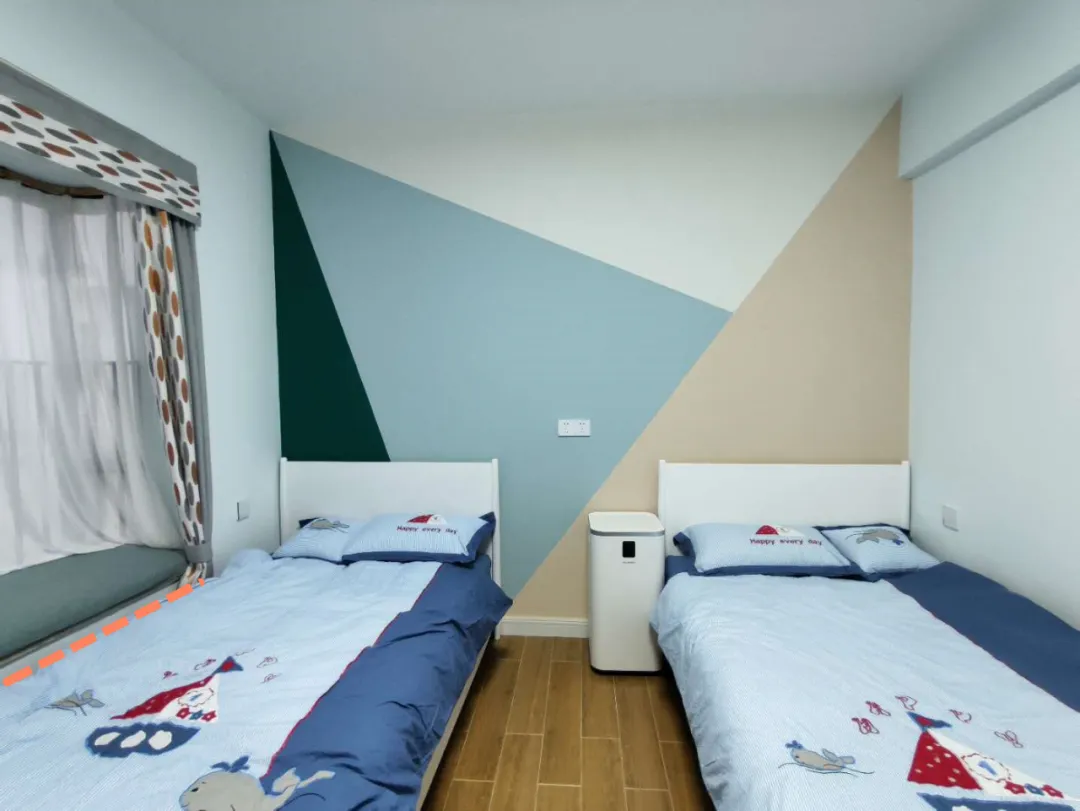 飘窗窗帘,靠墙装还是靠窗装?不同飘窗类型有不同的方案