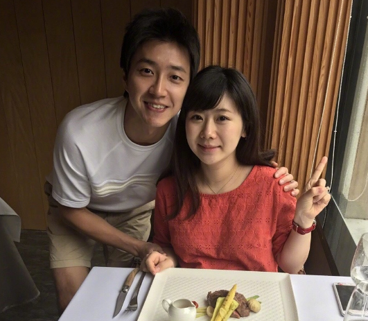 福原爱|离婚7天后，江宏杰首开直播，开怀大笑，而爱酱还在找工作