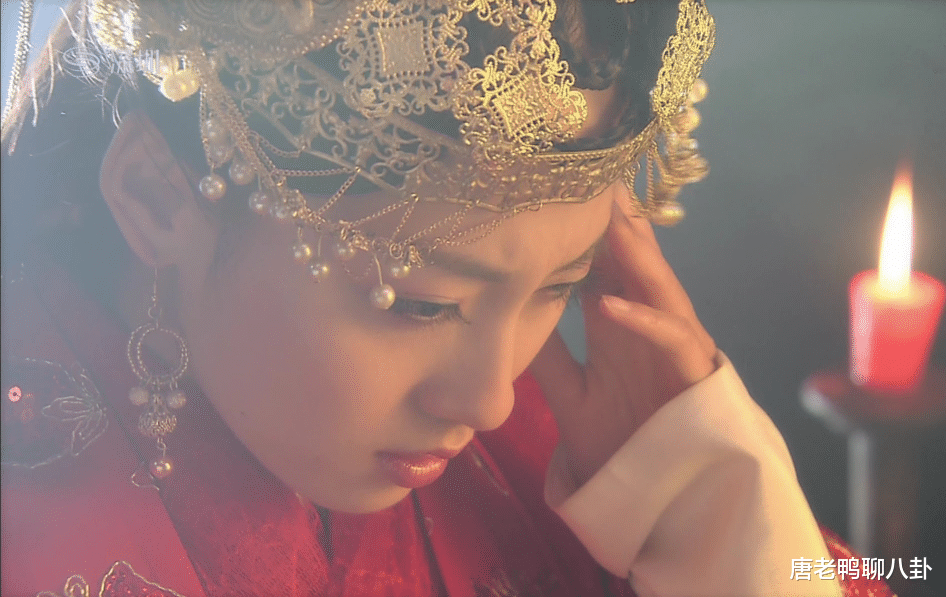 张嘉倪|曾经也是盛世美颜，如今33岁给周冬雨演坐骑，网友都替她委屈