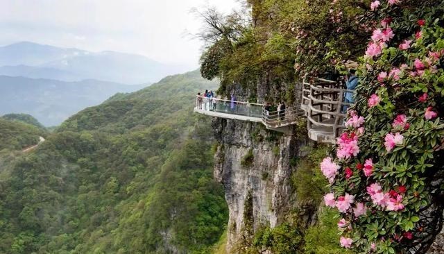 陕西 陕西一憋屈山脉，总被说成四川的，景美人少，大多数陕西人没去过