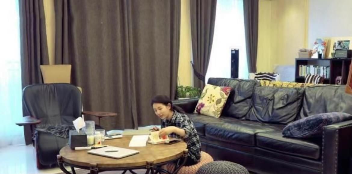 裴秀智|“国民初恋”裴秀智:出道两周登顶音源榜第一,22岁成百亿包租婆