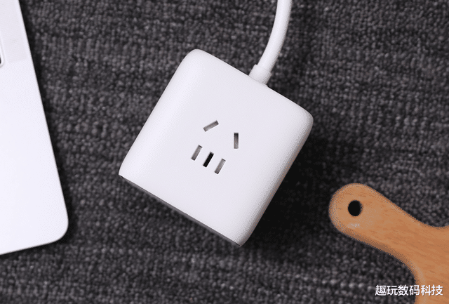 阿里巴巴|你家的排插该升级了，65W氮化镓快充的插座，你心动了吗？