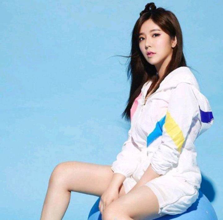 荷尔蒙|拥有“炸弹级”身材的10位女明星，个个都是行走的荷尔蒙