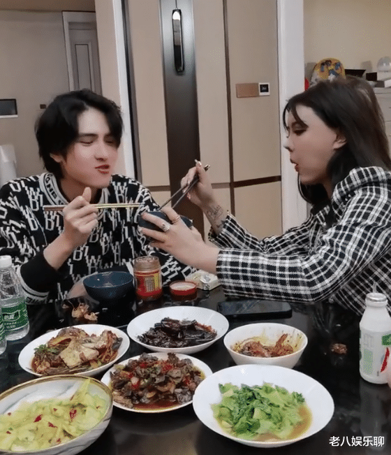 朱之文|韩安冉首次登门，婆婆做了一桌好菜，网友：隔壁只给孕妇吃外卖