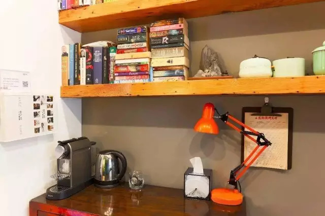 沪漂真实蚁族生活,一家4口租7㎡脏乱单间,儿女和父母睡一张床