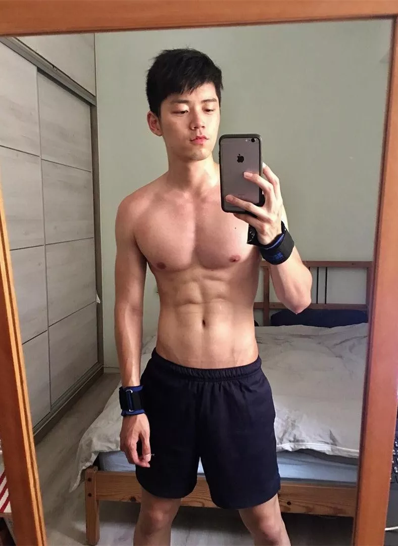 帅哥|六位肌肉帅哥可以做你“一日男友”，你会选谁？