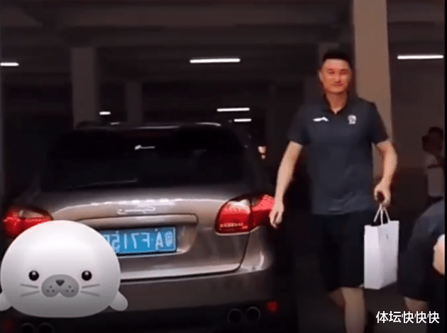 易建聯|郭艾倫開紅色法拉利亮相街頭，看看周鵬、杜峰、易建聯等人開什么車