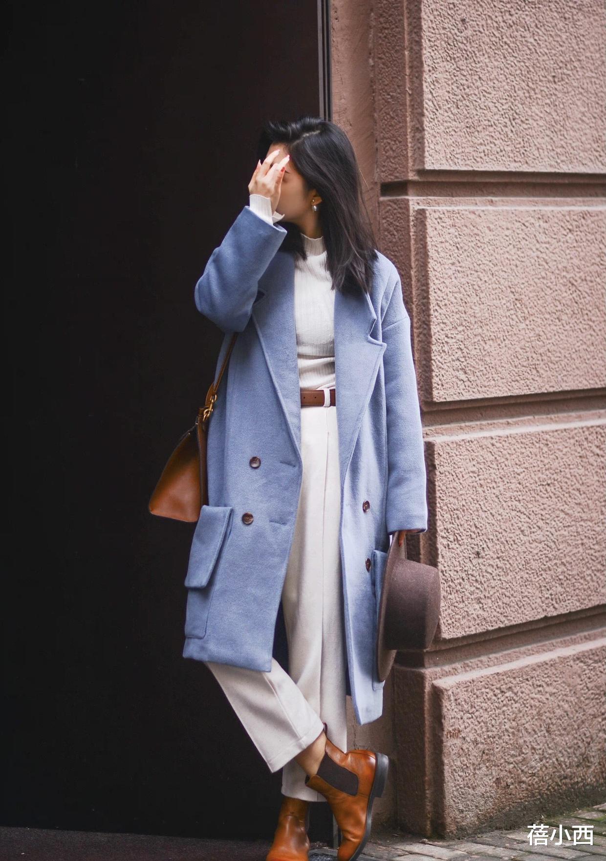 蓓小西 冬季最流行的是“大衣”,跟三木穿4个高级款,搭配裤子裙子都美