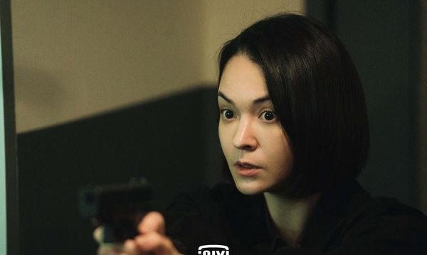 谭松韵|《逆局》迎来高潮大结局！她「男友力爆发」举枪护周渝民