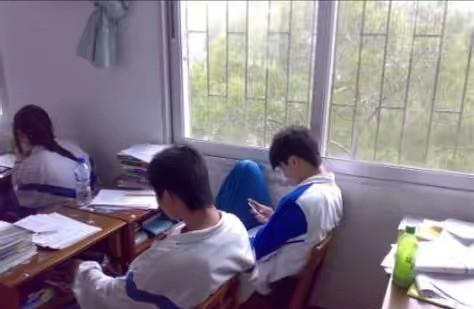 小小草莓星座|一个班52人，近20个不交作业，我快退休了，该如何管理这些学生？