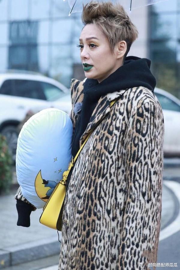 口红|?真看不懂宁静的时尚,穿豹纹涂“中毒色”口红,也就她能驾驭得住