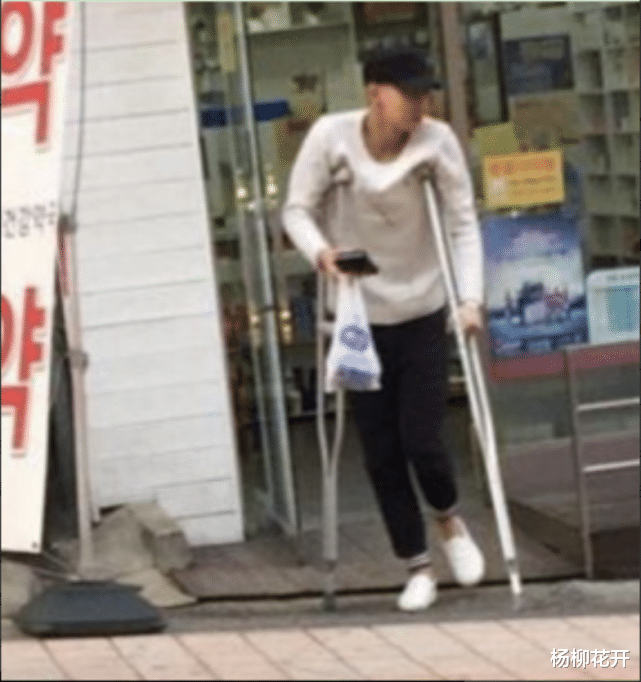 黄子韬|13年前，黄子韬承诺有钱后把聋哑发小留在身边当助理，今做到了吗