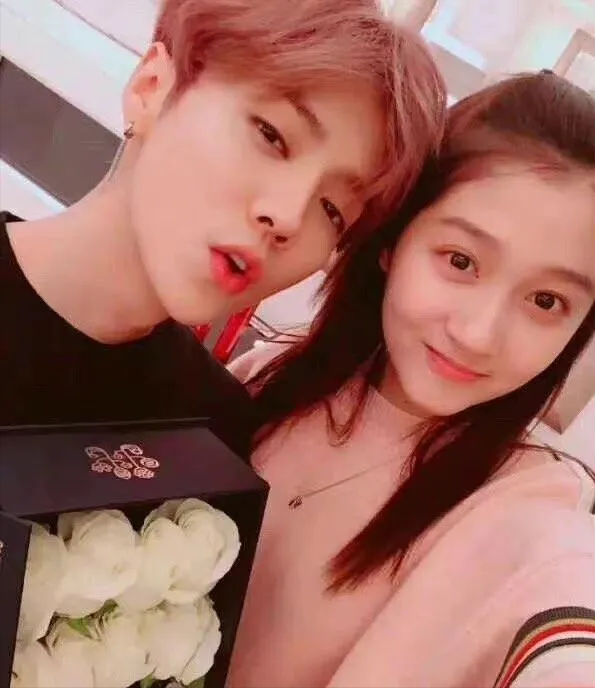 赵露思|校草男星开始飘了？蒋勤勤拖累于正？鹿晗回京后直奔关晓彤的家？