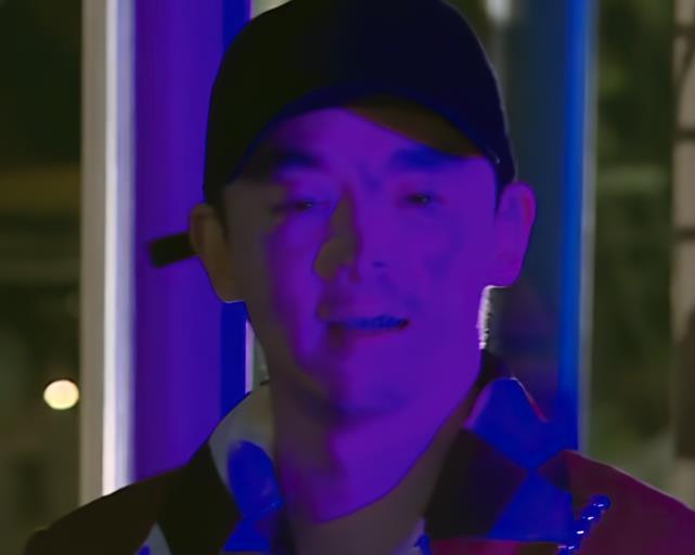 蔡徐坤|为啥整容脸不敢站紫外线灯下，谁注意蔡徐坤的鼻子？瞬间明白了