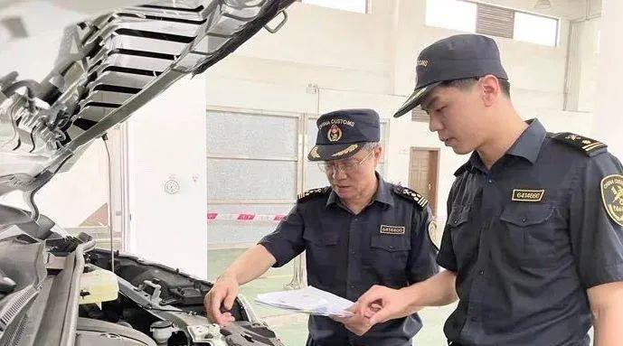 丰田海狮|海南首辆“零关税”丰田海狮通关，免税8万4