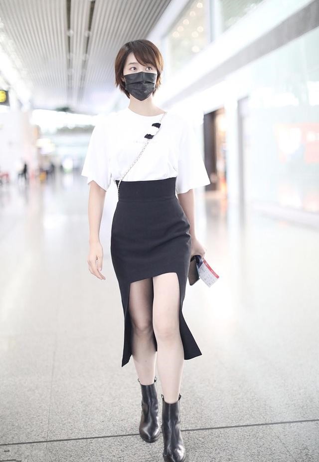 潮流新风|蓝盈莹为显高拼了，穿“挖边”裙还提这么老高，别说，还真挺有效