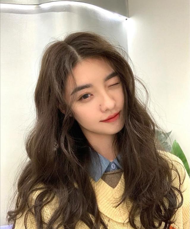 发型|有种颜值叫女生“换发型”，今年流行这几款发型，美得惊艳又高级