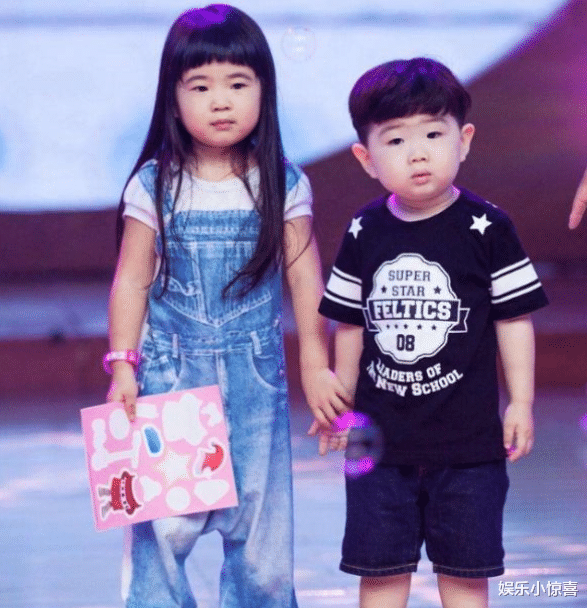 曹格|曹格儿子“整容式长大”，年仅13岁就有腹肌，网友：等你长大