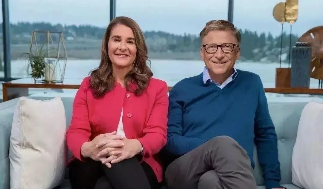 社会很简单 比尔·盖茨夫妇离婚！天长地久的神话再一次破灭