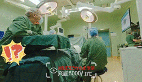 ?天天正能量官方 女护士路边跪地救人，那一刻她忘了自己是白血病患者