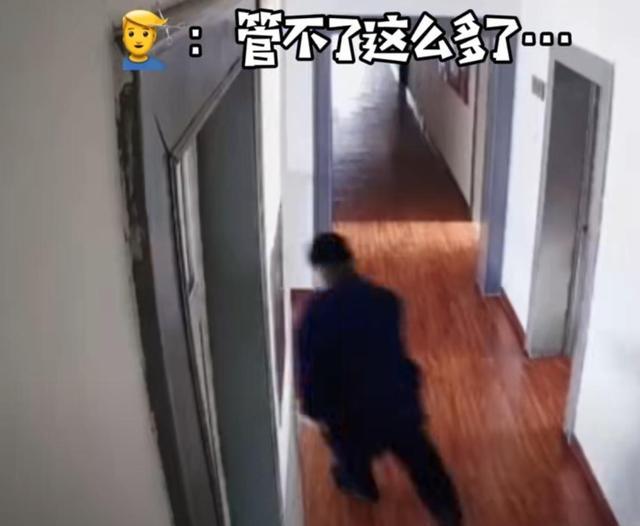 娇软甜伤 天津：消防员正在理发，剪到一半突发警情，起身撒腿就跑