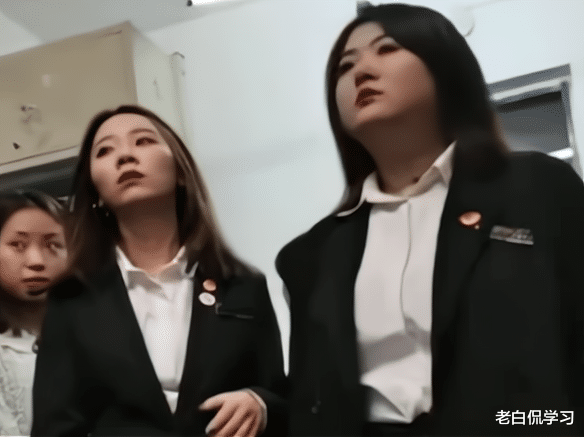 老白侃学习|继“美玉学姐”后,河北一高校又现“花臂男”查寝,教育局已介入