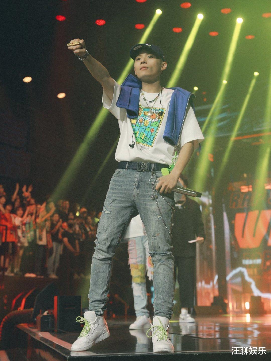 离婚证|男星被曝单约女粉丝，主动出示离婚证，询问“你有多馋我的身子”