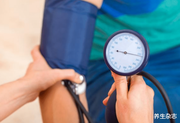 运动|血压升高时，身体会出现4个明显的“信号”，若占其中1个，趁早查血压