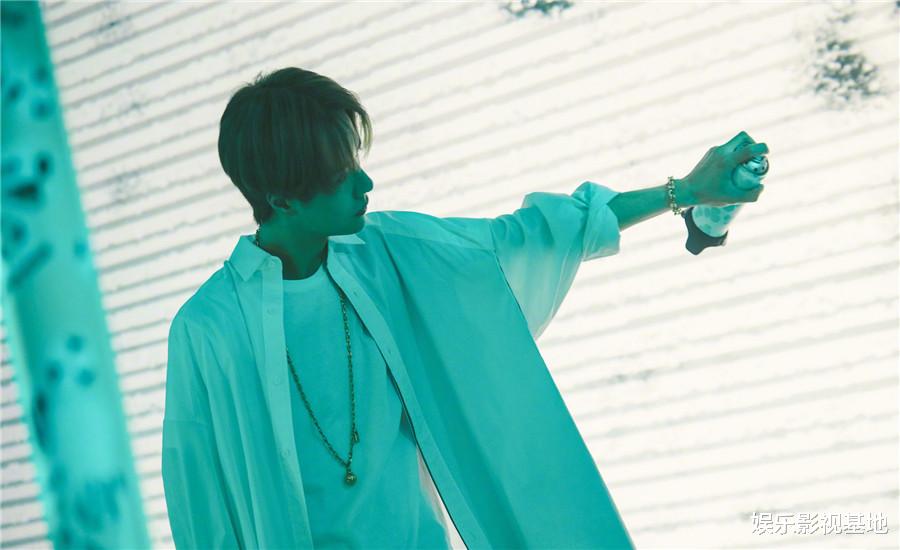 肖战|帅气谦虚的他，凭藉着好人缘，在圈子里有好口碑