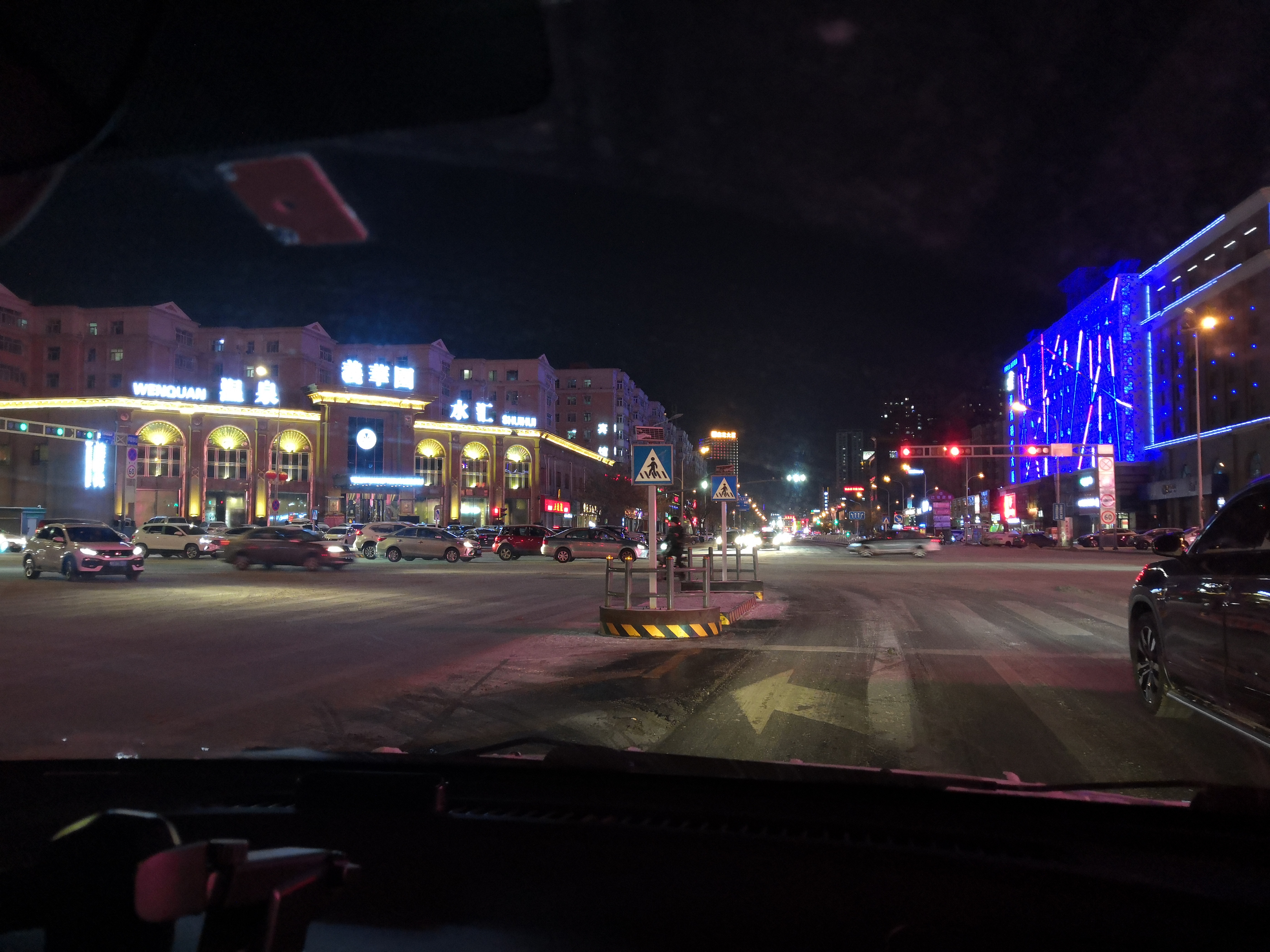 szfreeman 来鹤城遭遇大雪，晚上仔细听，还能听到雪飘落的声音