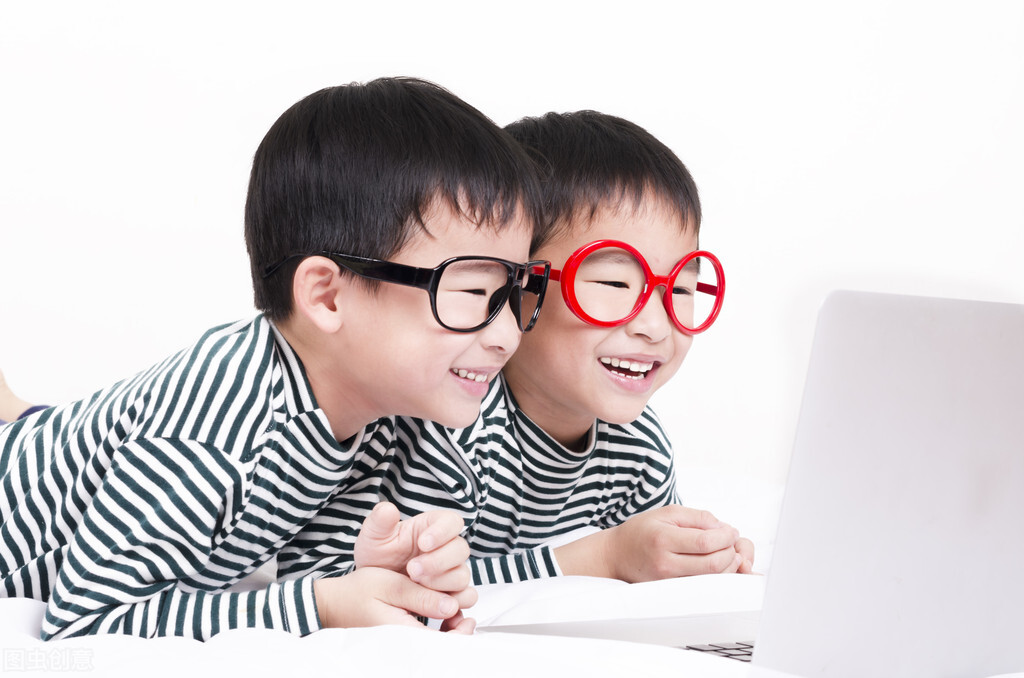 爸妈盒子|姥爷教孩子说普通话，口音浓厚笑料百出，网友：一听就是东北人