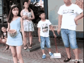 时光了了说说|“躲床底下，被他儿子发现了，我该怎么办？哈哈哈兄弟快跑路吧”，哈哈哈！