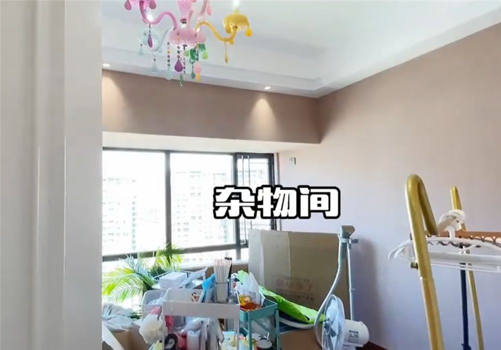 一家六口的405㎡顶层大宅:巧妙利用阁楼,装修出9室4厅5卫