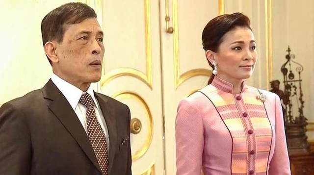 苏提达|33岁苏提达也曾颜值出众，披肩长发靓丽吸睛，东方面孔优雅端庄