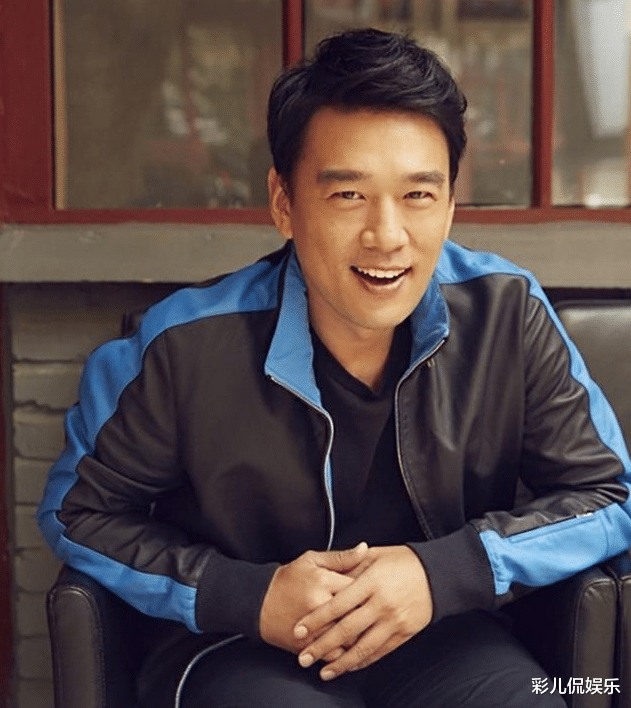 王耀庆|王耀庆娶了青梅竹马的“房东太太”，20年零绯闻，纪念日语录：永不离婚