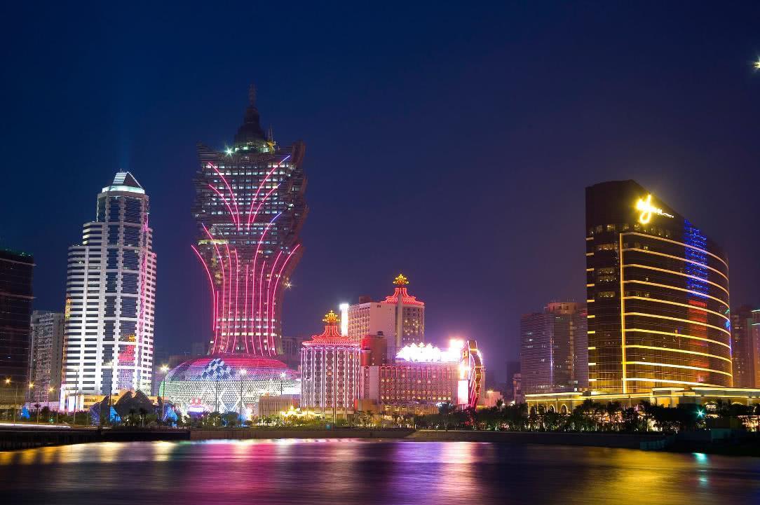 秋语言法 66套房产和9家公司股权：最高法二审离婚纠纷