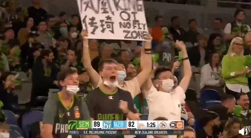 周琦|太炸了！周琦又打服澳洲！100%命中率啊！这一扣NBA级别