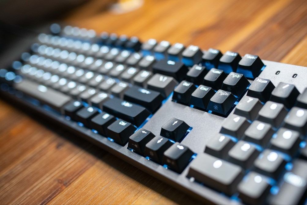 生活评测|繁星点点，杜伽K310白光限定版-Cherry银轴机械键盘