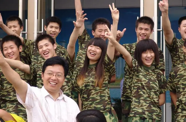 |当年发明“电疗戒网瘾”的杨永信,又卷土重来了