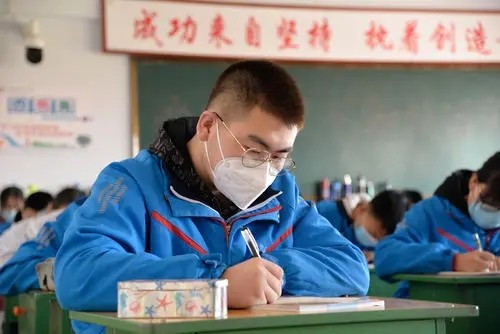 考试|高中学生“二战高考”，有些条件得了解，把握机会稳定心态最主要