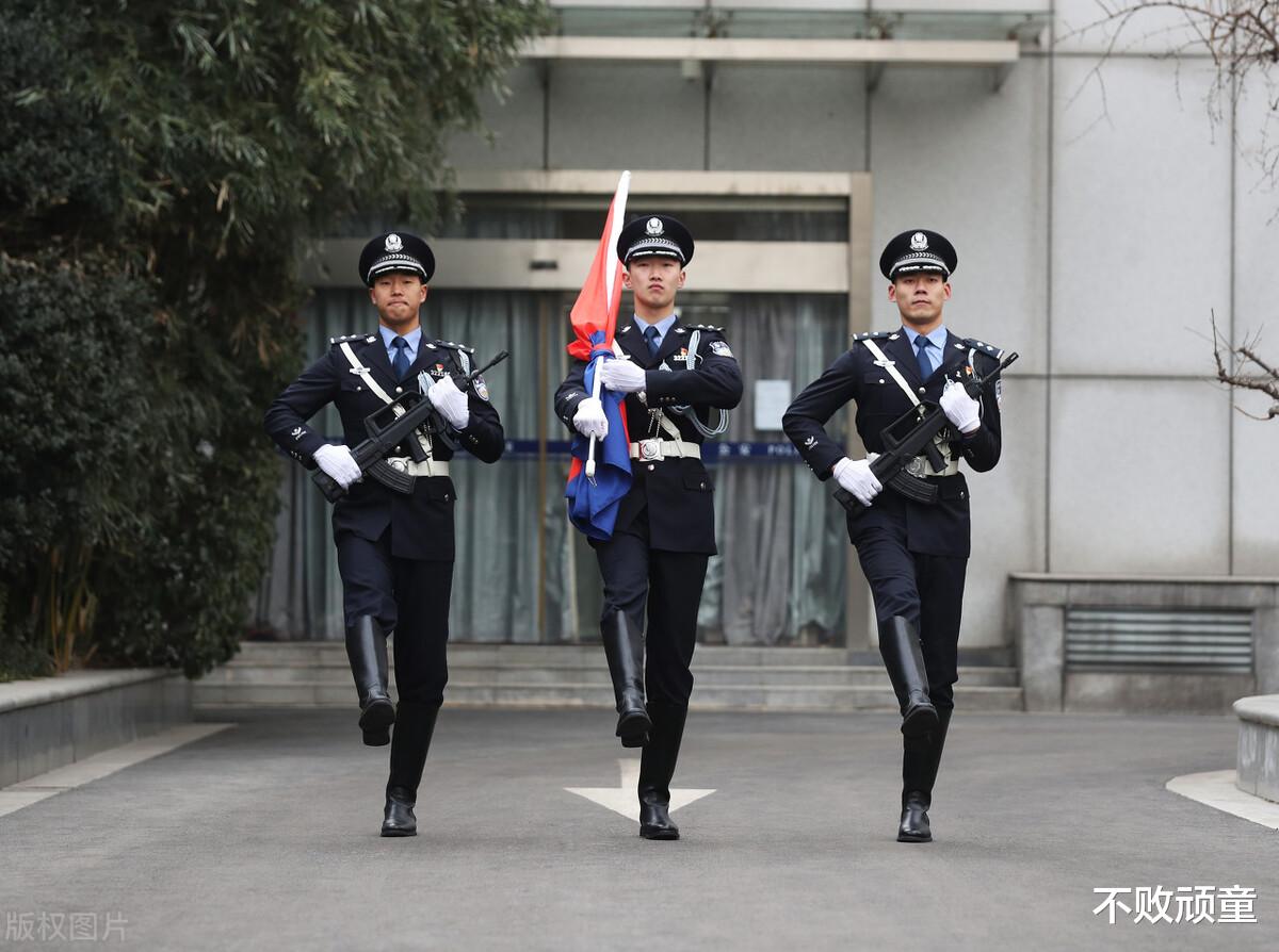 1995年柔弱母女家中被辱惨死,警方矢志不渝追凶二十年终擒恶魔