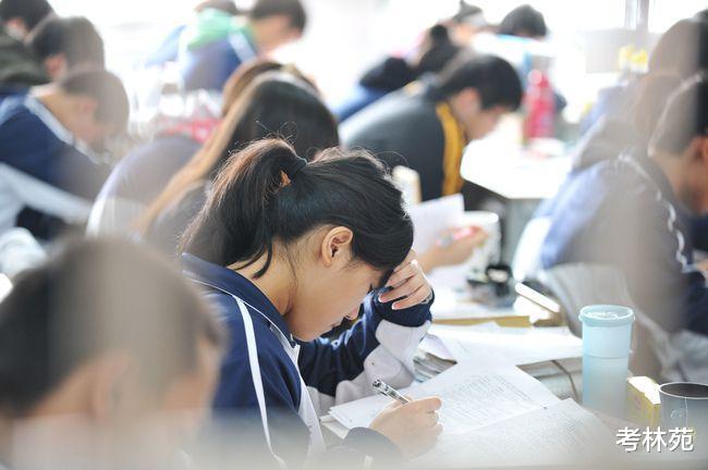 高职院校|按成绩分班、在校学习时长还区别对待，重庆家长投诉：这不公平