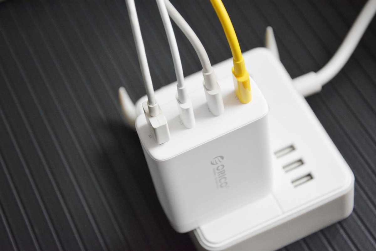 跨年|支持3C+1U插口，一次带满4个，奥睿科100W氮化镓充电器真香